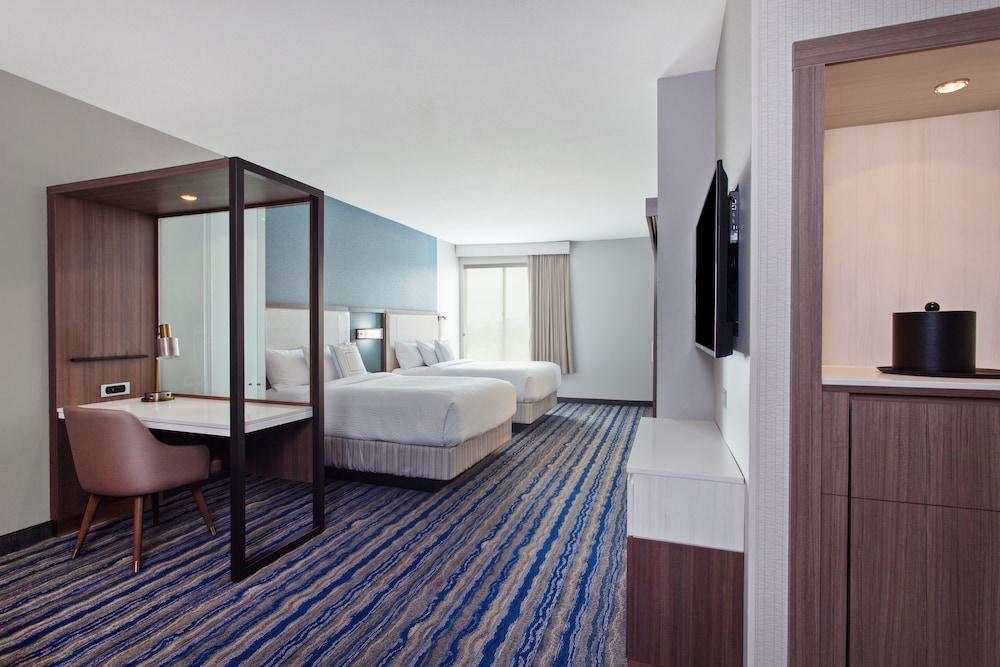 Springhill By Marriott Downtown Hotel Escondido